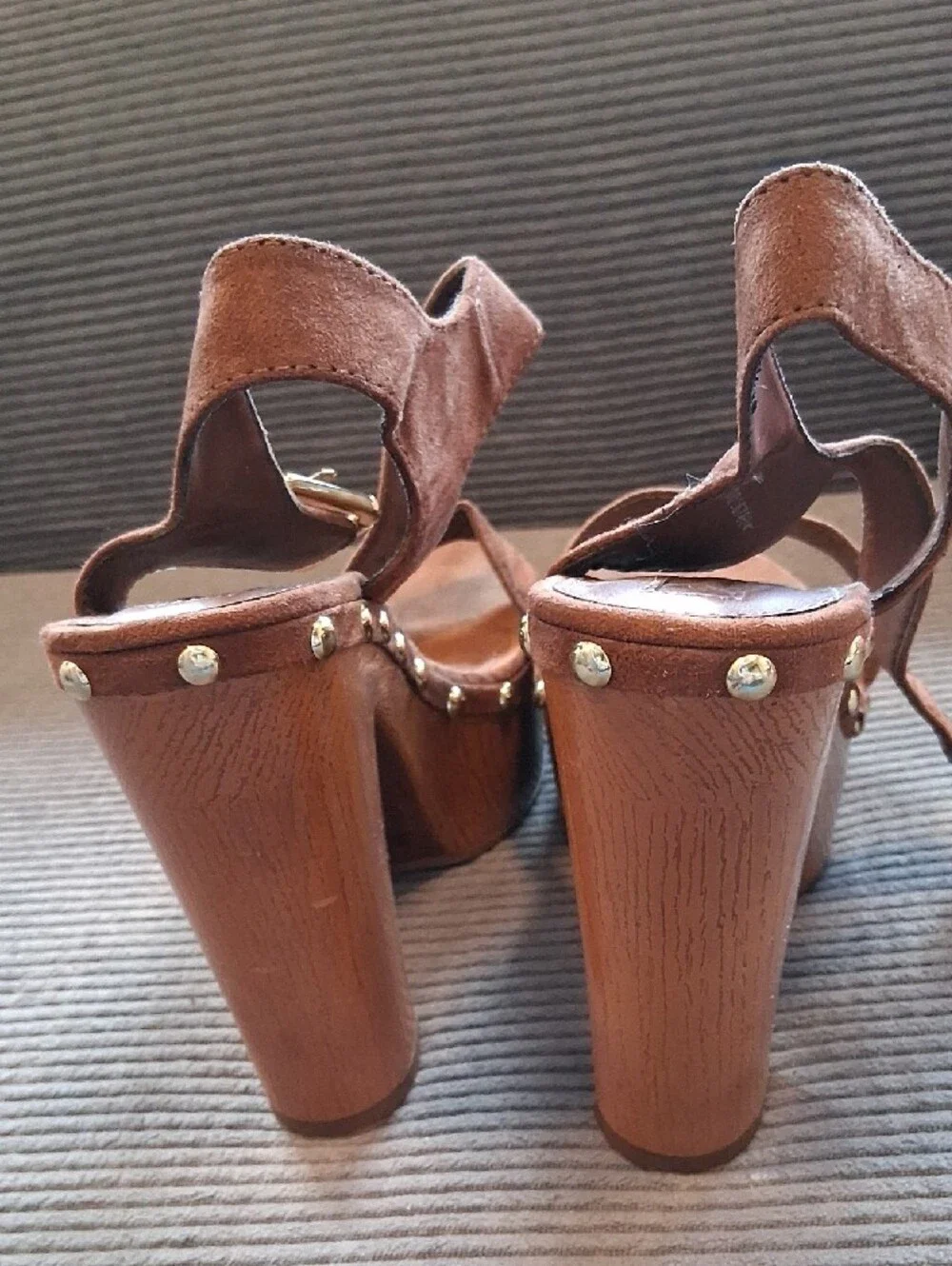 Forever 21 Brown Wood and Suede Platform Heel Sandals with Gold Studs
